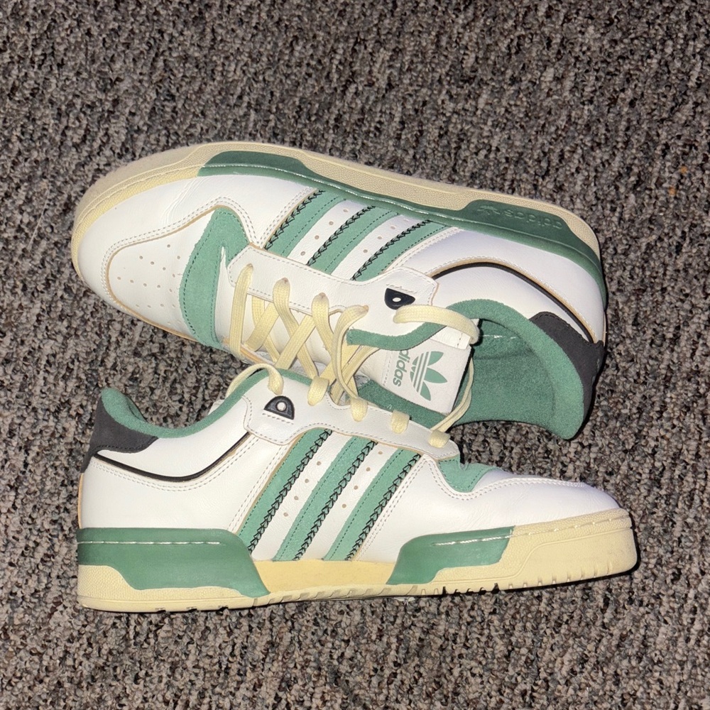Men’s Adidas Classic White and Green Trainers size 10